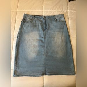 denim skirt